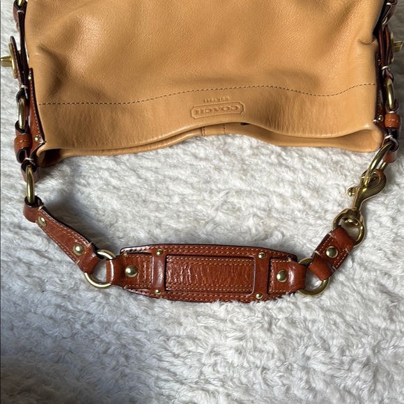 Coach Tan and Brown Leather Shoulder Bag with Gold Hardware - Picture 5 of 10